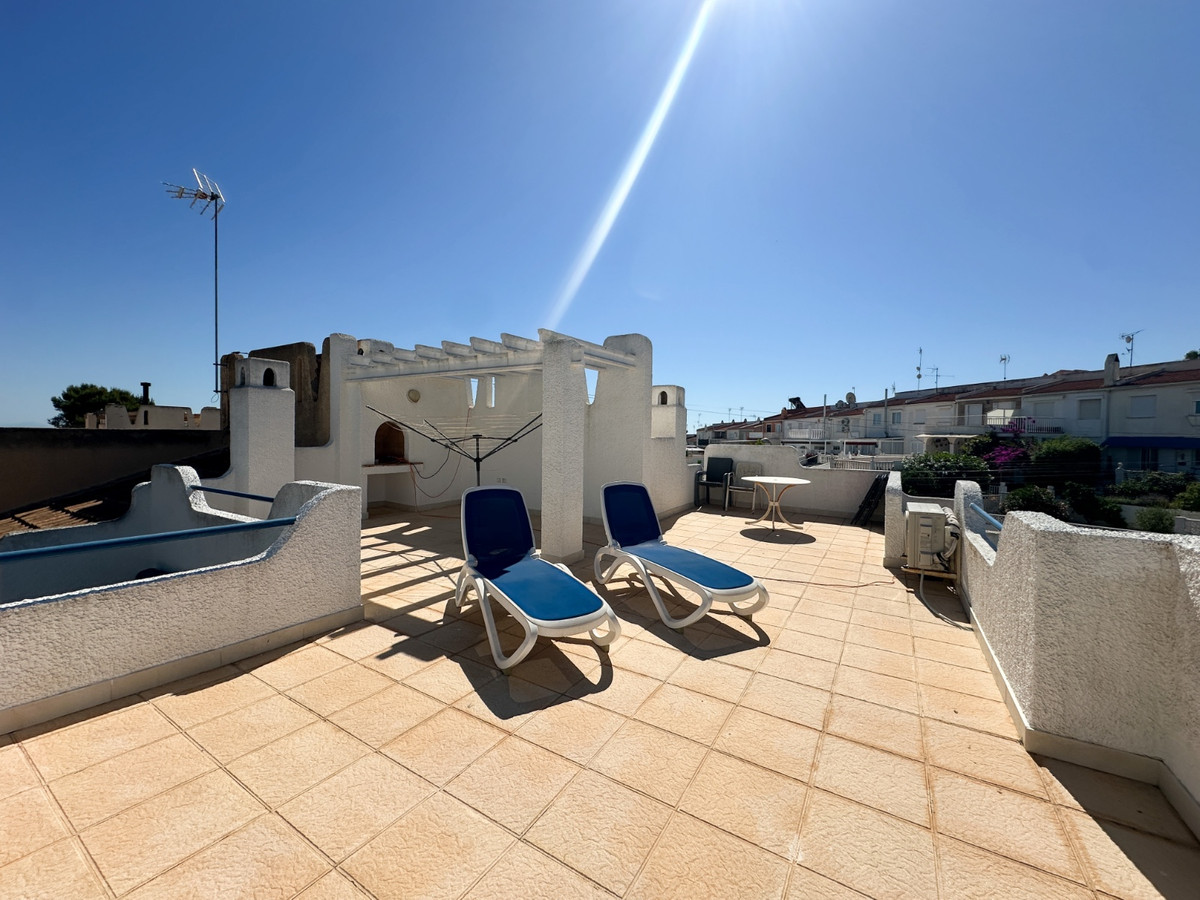 For sale - 2 Bedroom 2 Bathroom House - Townhouse in Torrevieja - Torrevieja Centro  - Alicante