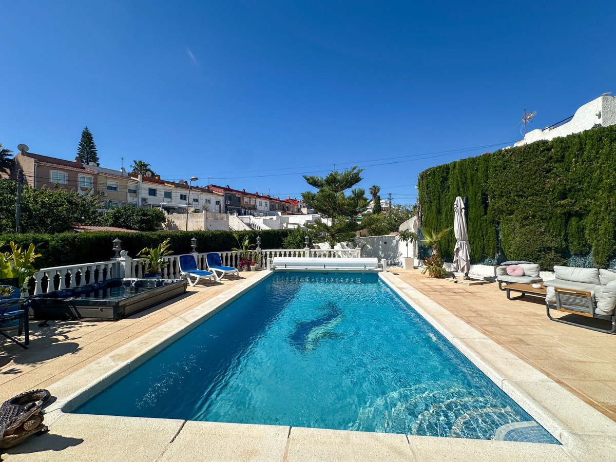 For sale - 2 Bedroom 2 Bathroom House - Townhouse in Torrevieja - Torrevieja Centro  - Alicante