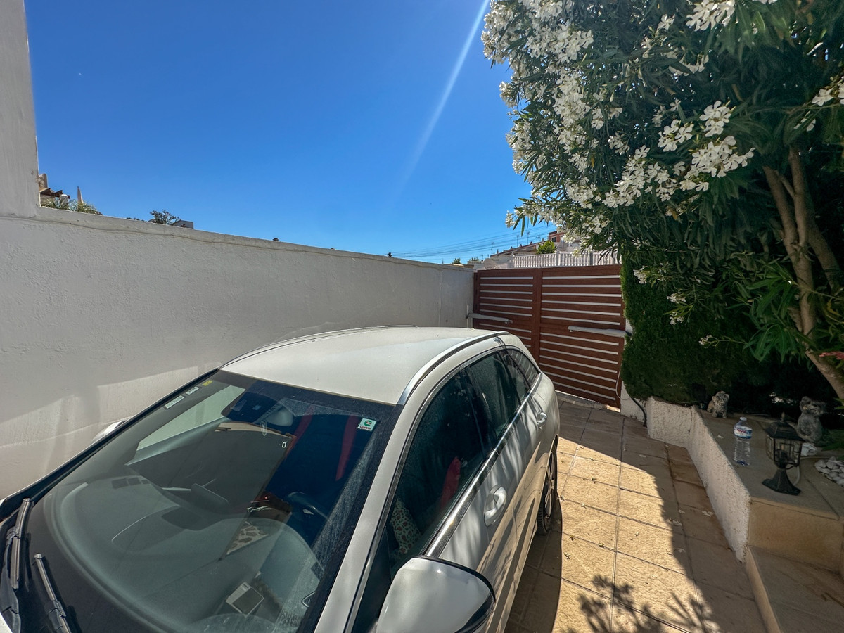 For sale - 2 Bedroom 2 Bathroom House - Townhouse in Torrevieja - Torrevieja Centro  - Alicante