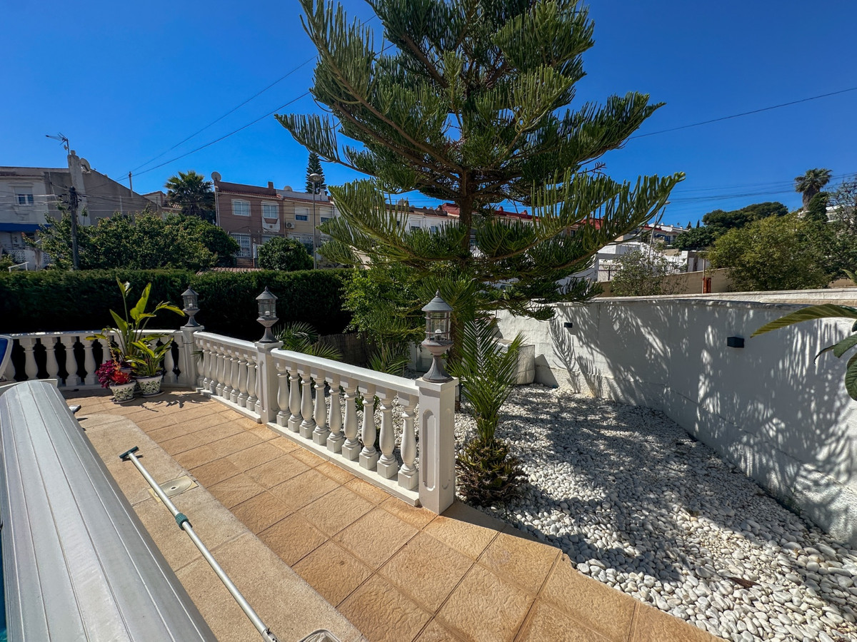 For sale - 2 Bedroom 2 Bathroom House - Townhouse in Torrevieja - Torrevieja Centro  - Alicante