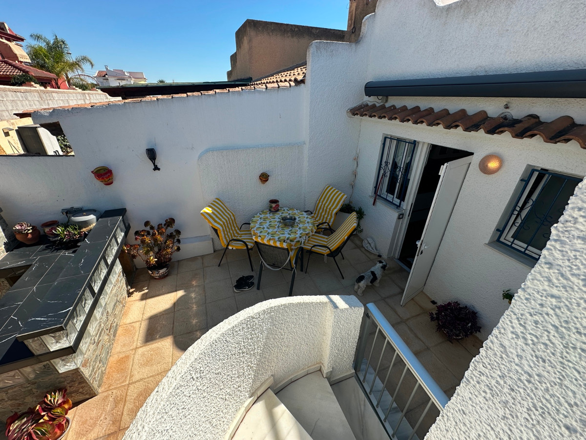 For sale - 2 Bedroom 2 Bathroom House - Townhouse in Torrevieja - Torrevieja Centro  - Alicante