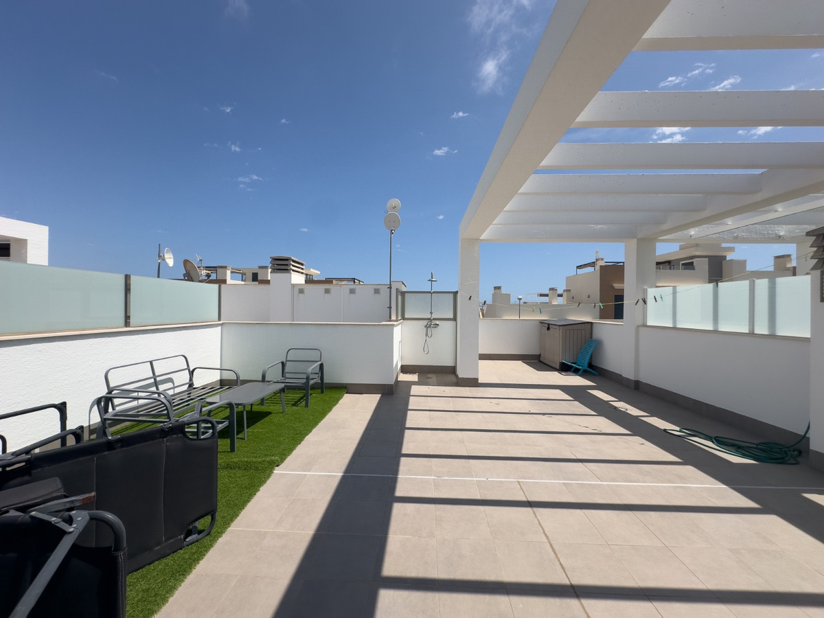 For sale - 2 Bedroom 2 Bathroom Penthouse in La Zenia  - La Zenia  - Alicante