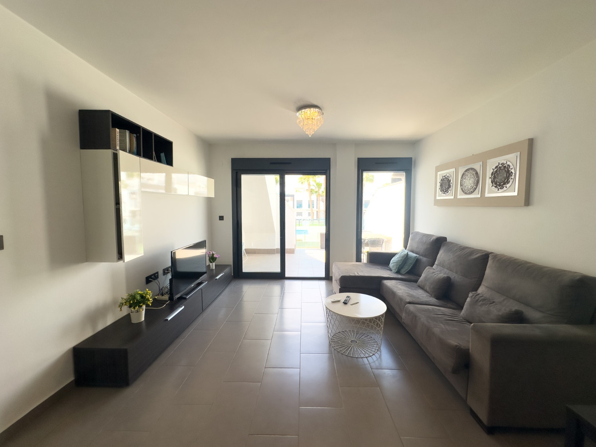For sale - 2 Bedroom 2 Bathroom Penthouse in La Zenia - La Zenia  - Alicante