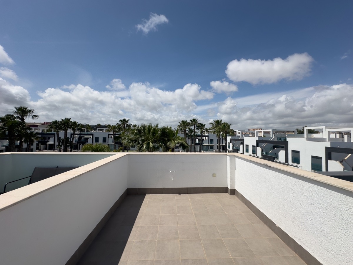 For sale - 2 Bedroom 2 Bathroom Penthouse in La Zenia - La Zenia  - Alicante