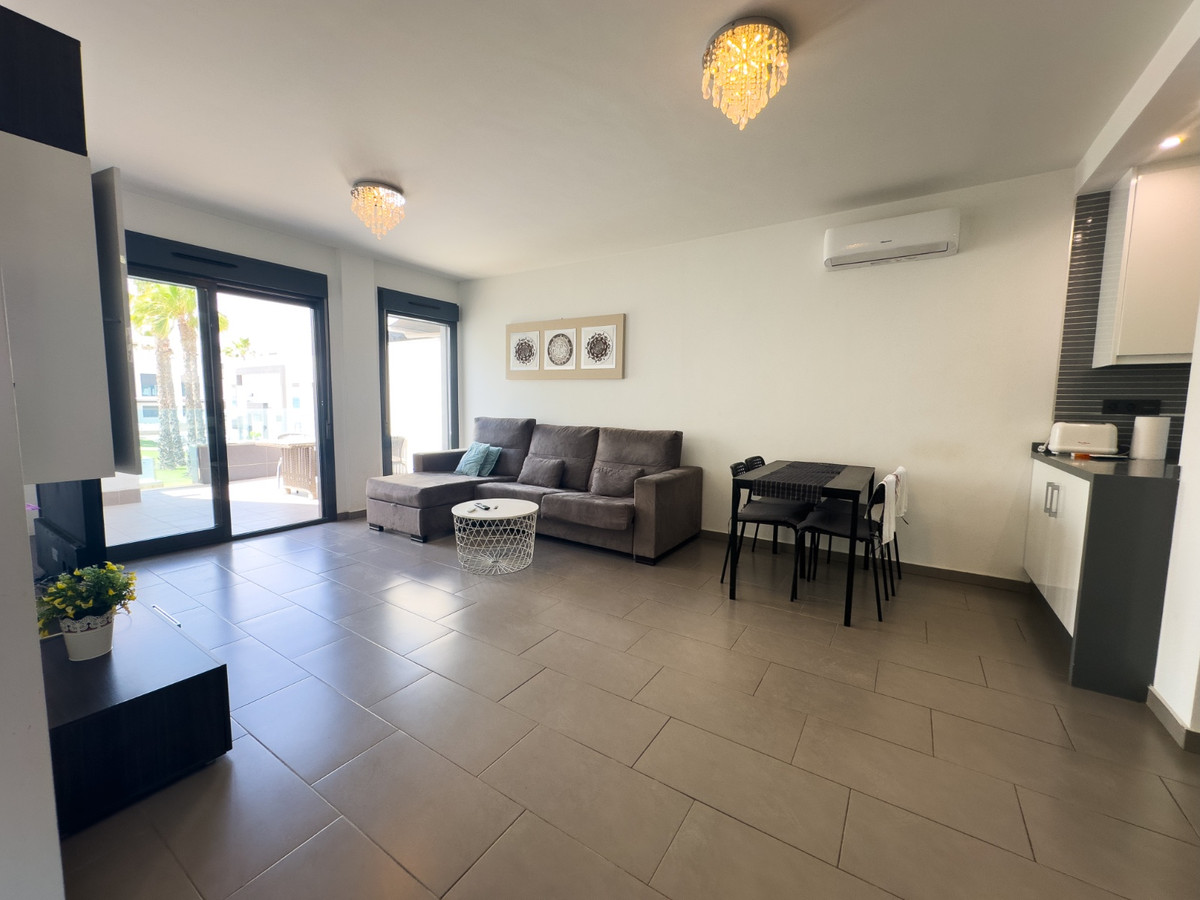 For sale - 2 Bedroom 2 Bathroom Penthouse in La Zenia - La Zenia  - Alicante
