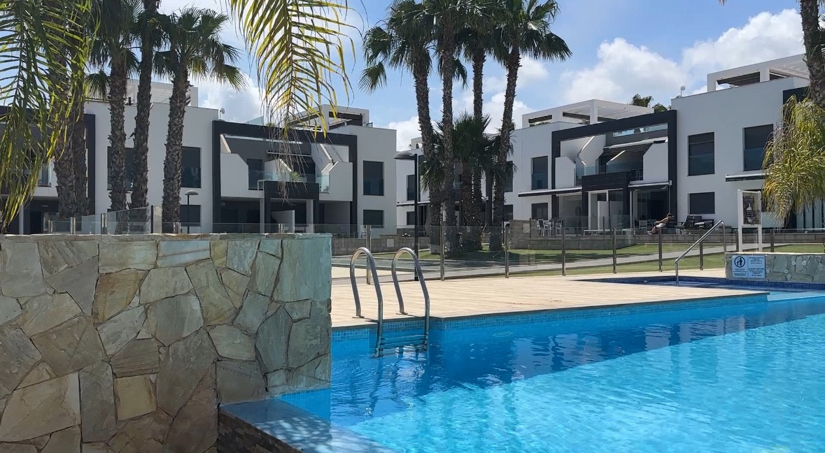 For sale - 2 Bedroom 2 Bathroom Penthouse in La Zenia  - La Zenia  - Alicante