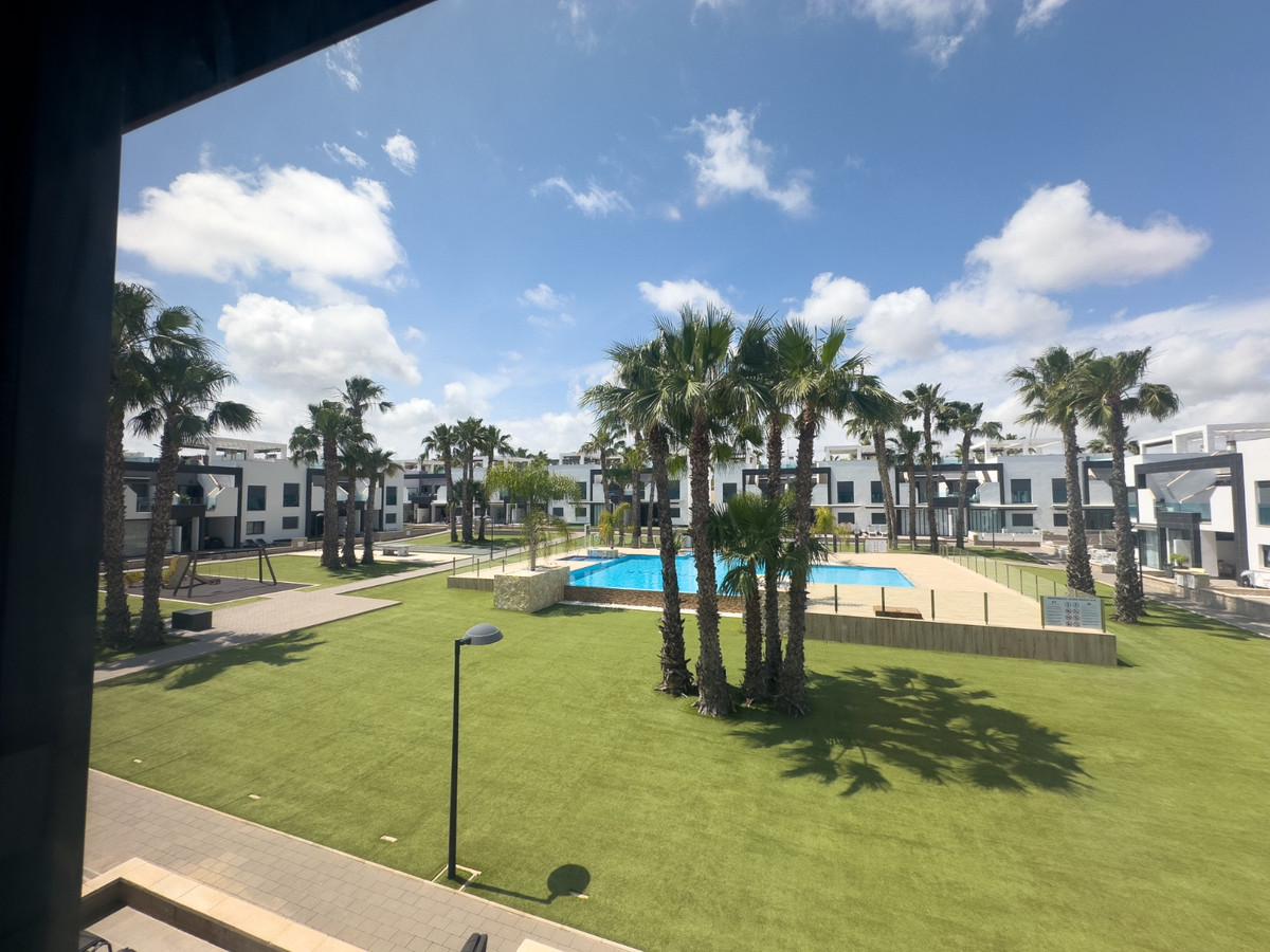 For sale - 2 Bedroom 2 Bathroom Penthouse in La Zenia - La Zenia  - Alicante