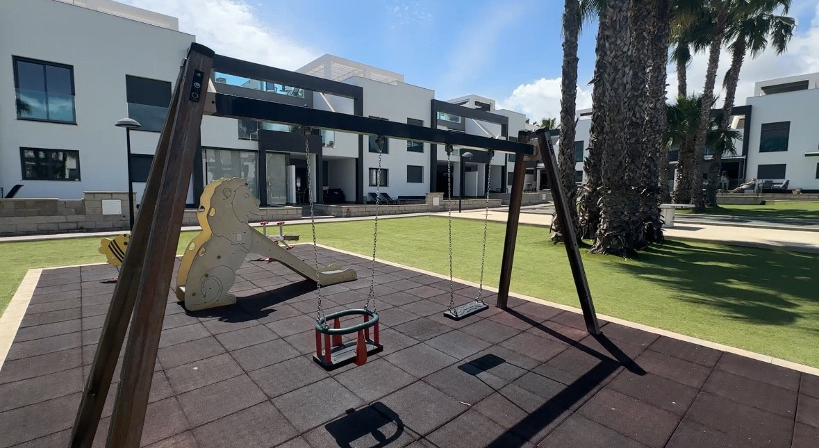 For sale - 2 Bedroom 2 Bathroom Penthouse in La Zenia  - La Zenia  - Alicante