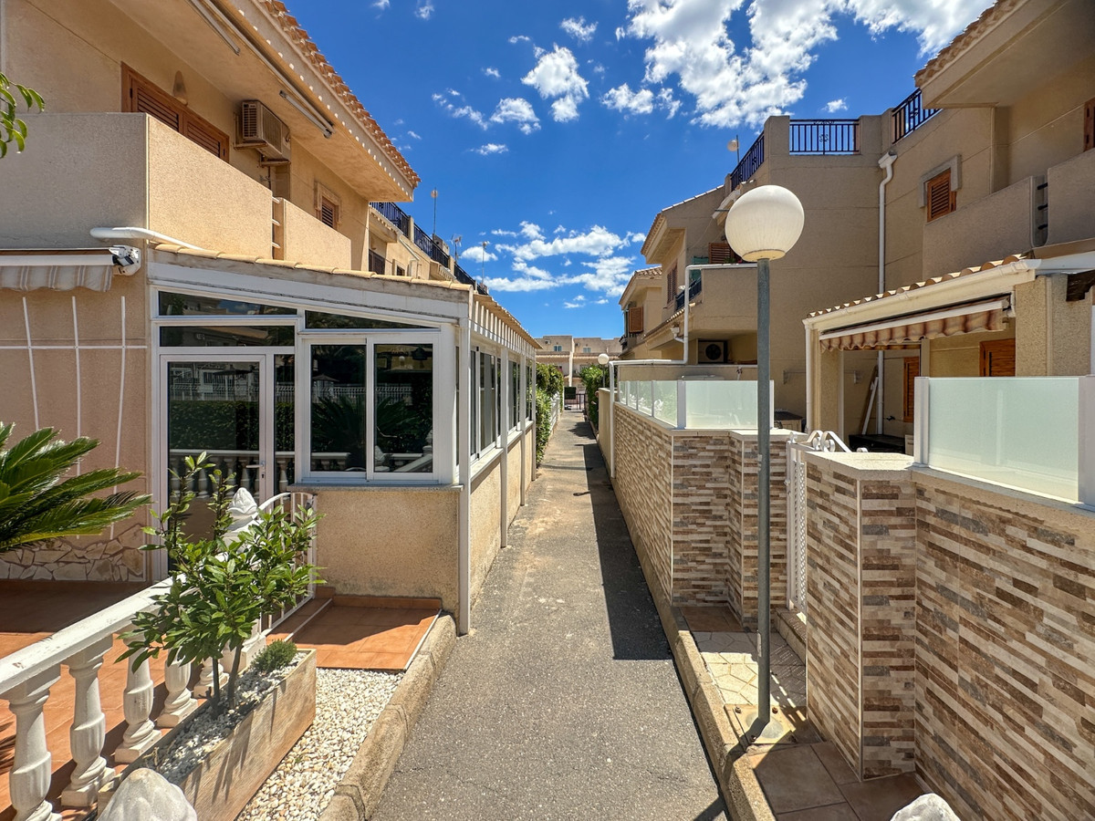 For sale - 2 Bedroom 1 Bathroom Apartment - Ground Floor Apartment in Orihuela - Playa Flamenca  - Alicante