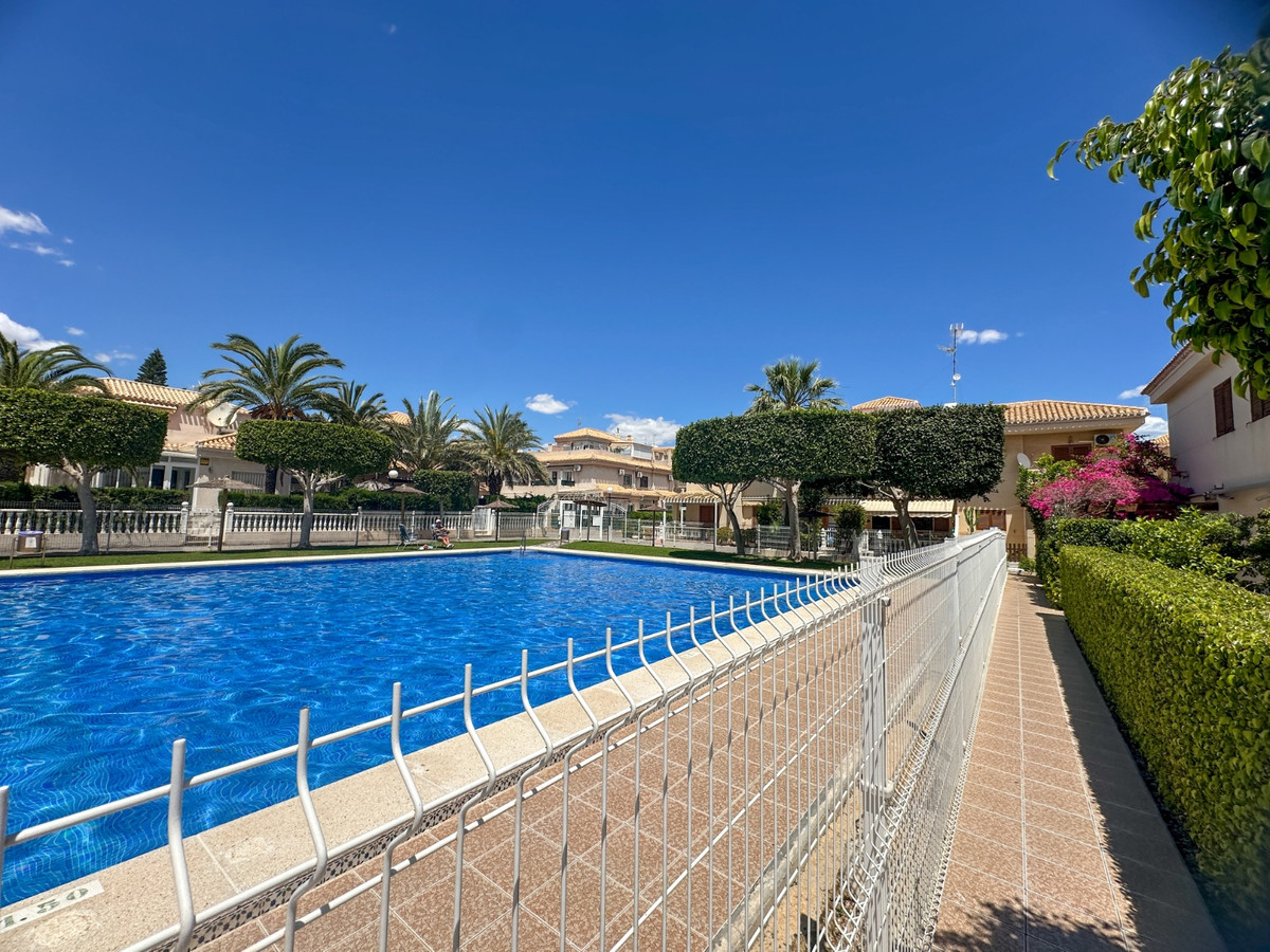 For sale - 2 Bedroom 1 Bathroom Apartment - Ground Floor Apartment in Orihuela - Playa Flamenca  - Alicante