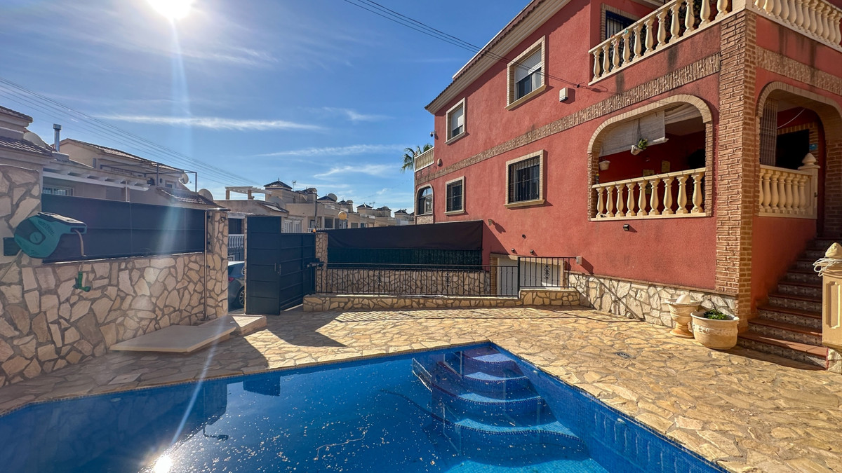 For sale - 3 Bedroom 4 Bathroom House - Townhouse in San Miguel de Salinas - San Miguel de Salinas Centro  - Alicante