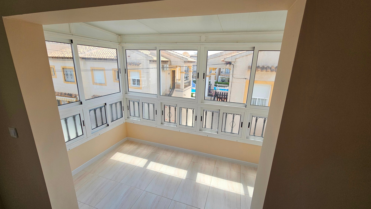 For sale - 2 Bedroom 1 Bathroom penthouse in Playa Flamenca  - Playa Flamenca  - Alicante