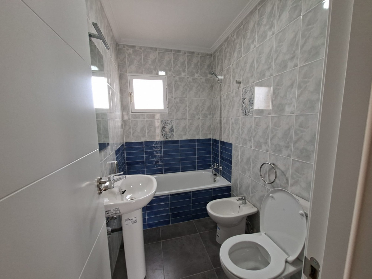 For sale - 2 Bedroom 1 Bathroom  - Top Floor Apartment in Playa Flamenca  - Playa Flamenca  - Alicante