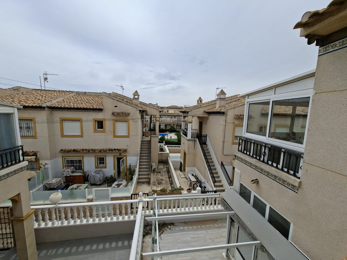 For sale - 2 Bedroom 1 Bathroom  - Top Floor Apartment in Playa Flamenca  - Playa Flamenca  - Alicante