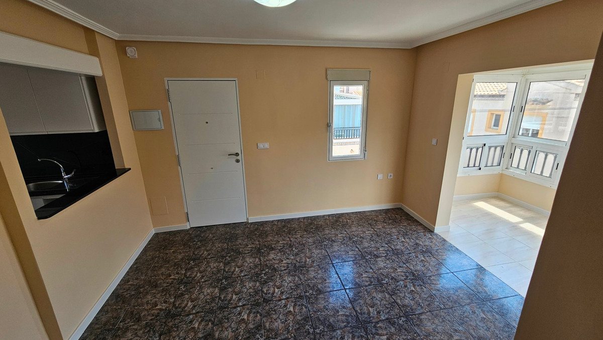 For sale - 2 Bedroom 1 Bathroom  - Top Floor Apartment in Playa Flamenca  - Playa Flamenca  - Alicante