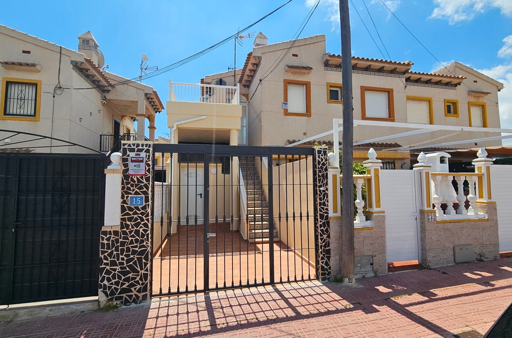 2 Bedroom 1 Bathroom penthouse in Playa Flamenca 