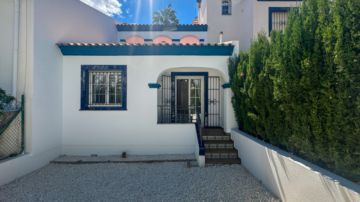 For sale - 2 Bedroom 1 Bathroom House - Townhouse in Orihuela - Los Dolses  - Alicante