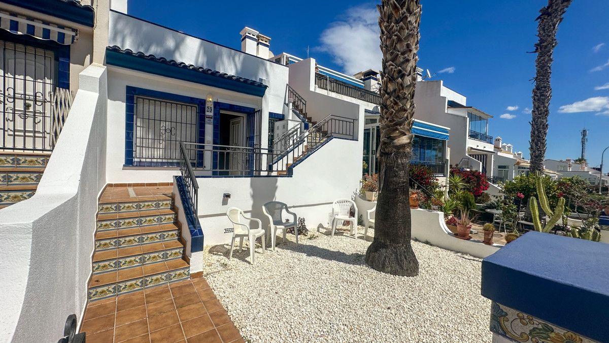 For sale - 2 Bedroom 1 Bathroom House - Townhouse in Orihuela - Los Dolses  - Alicante