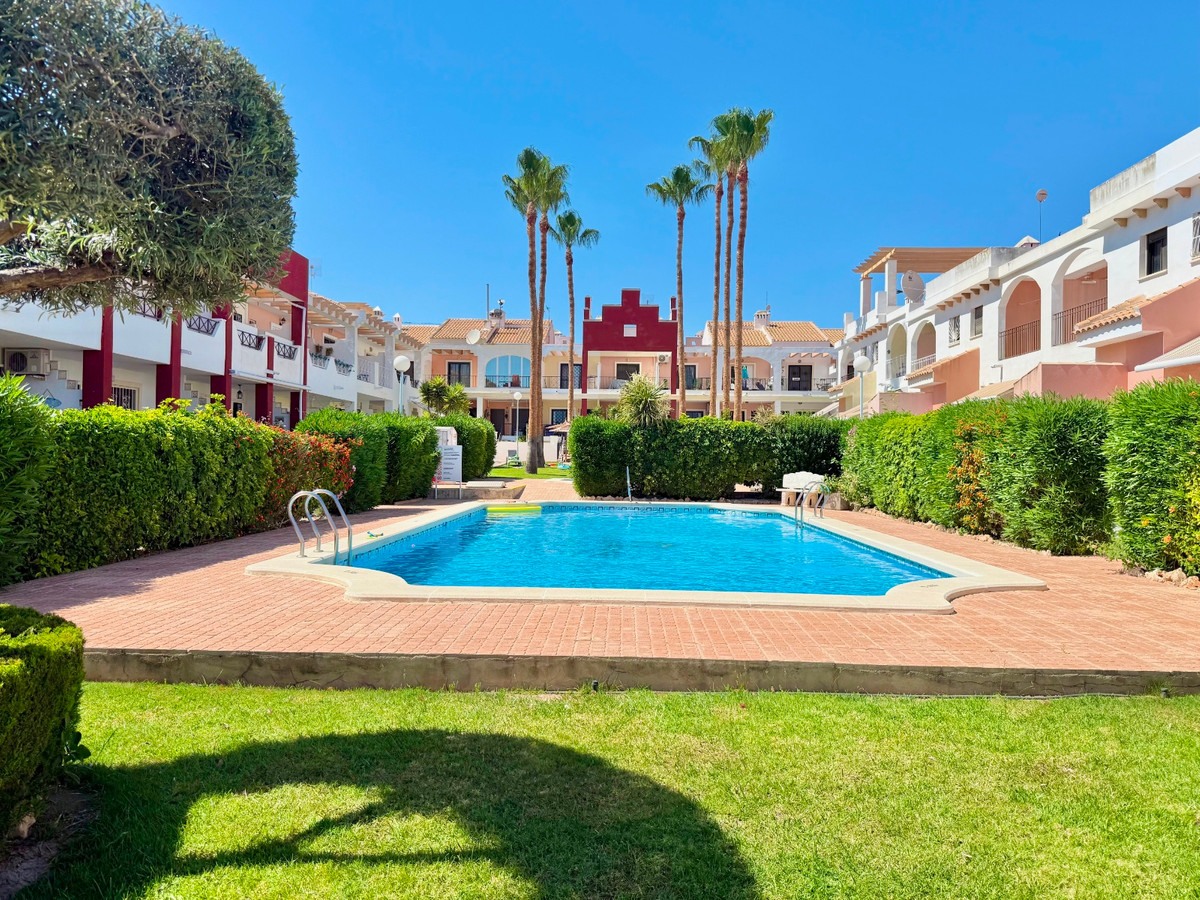 For sale - 3 Bedroom 2 Bathroom Townhouse in Ciudad Quesada  - Ciudad Quesada  - Alicante
