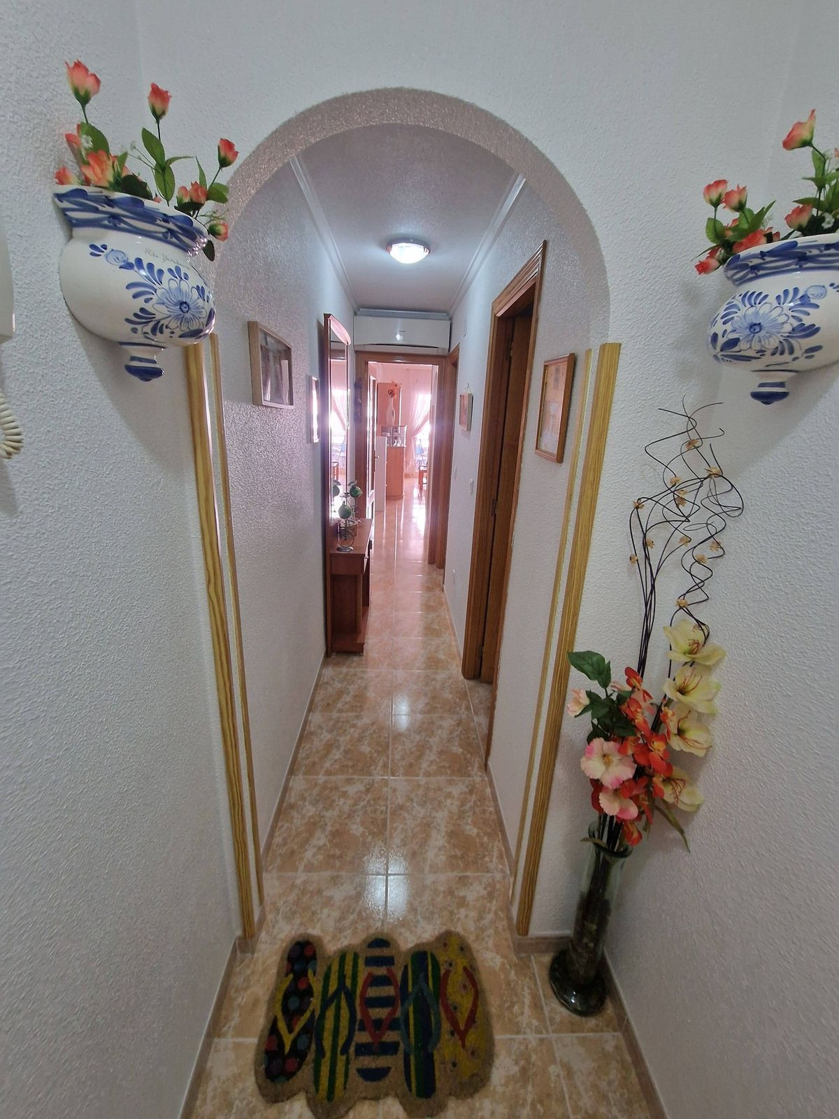 For sale - 2 Bedroom 1 Bathroom Apartment - Middle Floor Apartment in Torrevieja - Torrevieja Centro  - Alicante