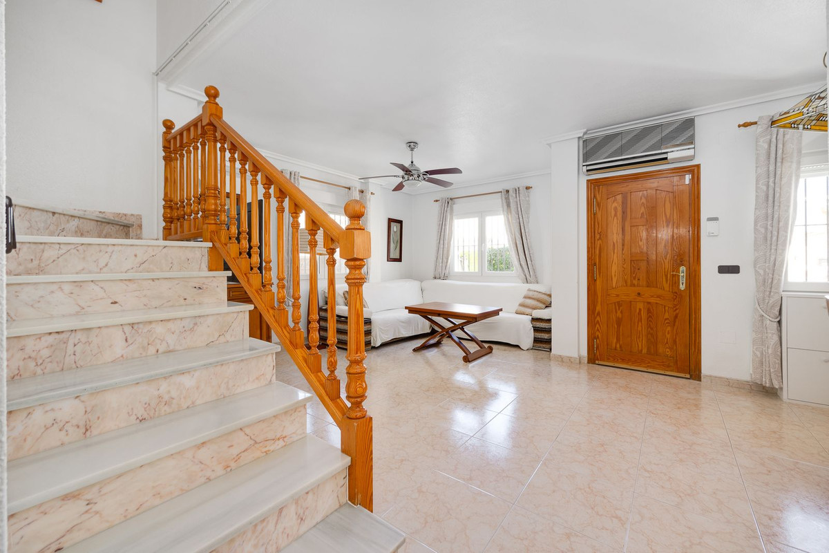 For sale - 3 Bedroom 2 Bathroom Detached Villa in Playa Flamenca - Orihuela Costa  - Alicante