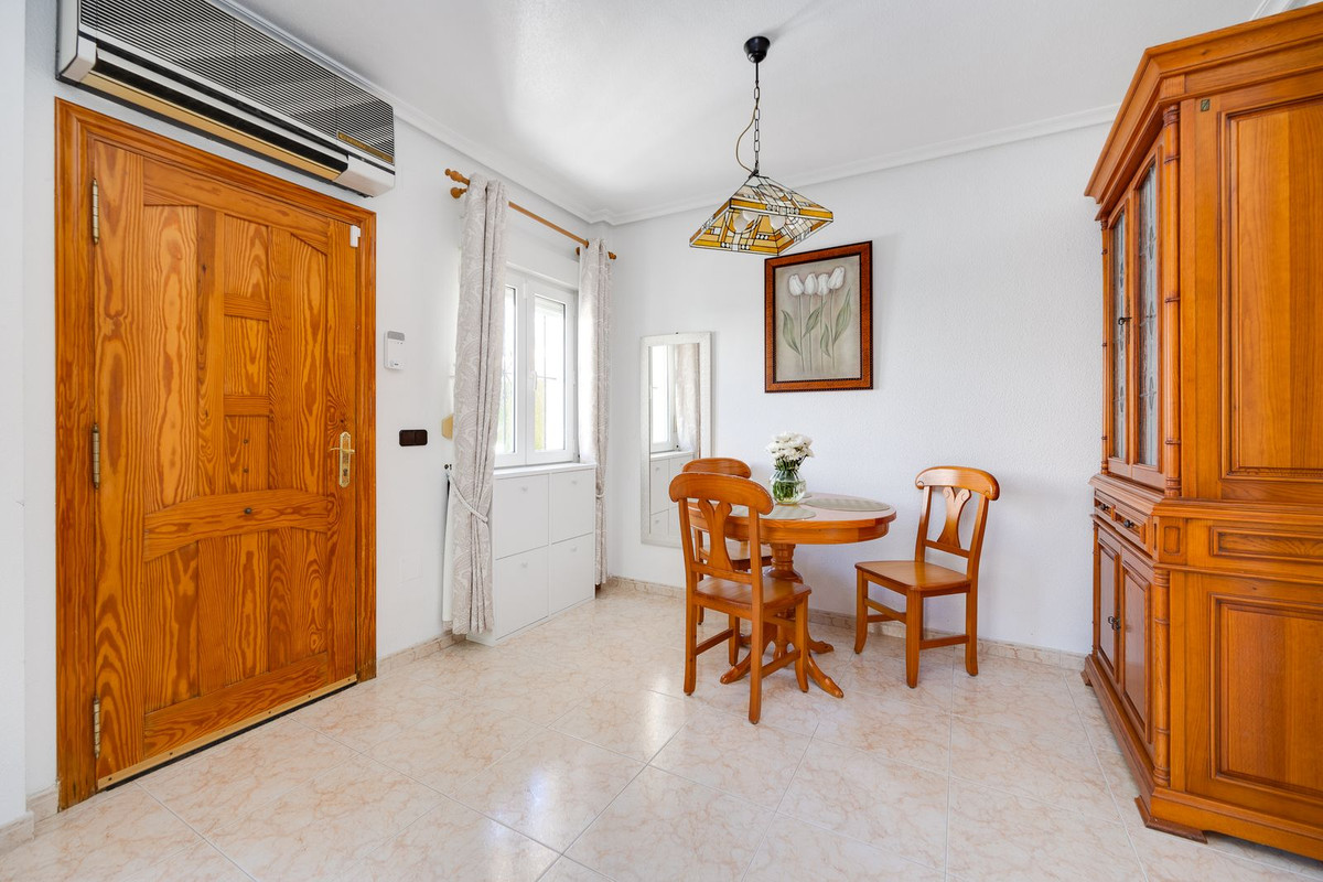 For sale - 3 Bedroom 2 Bathroom Detached Villa in Playa Flamenca - Orihuela Costa  - Alicante