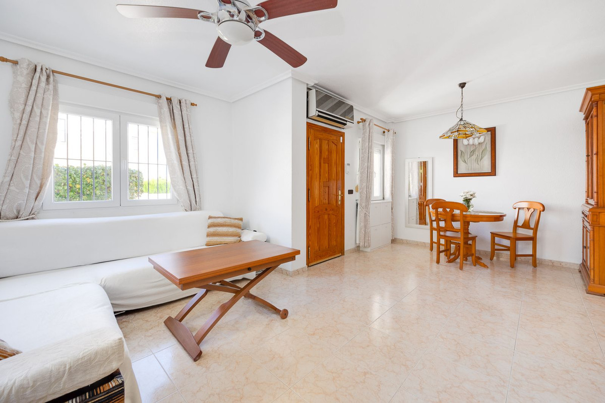 For sale - 3 Bedroom 2 Bathroom Detached Villa in Playa Flamenca - Orihuela Costa  - Alicante