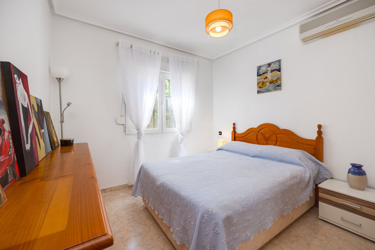 For sale - 3 Bedroom 2 Bathroom Detached Villa in Playa Flamenca - Orihuela Costa  - Alicante