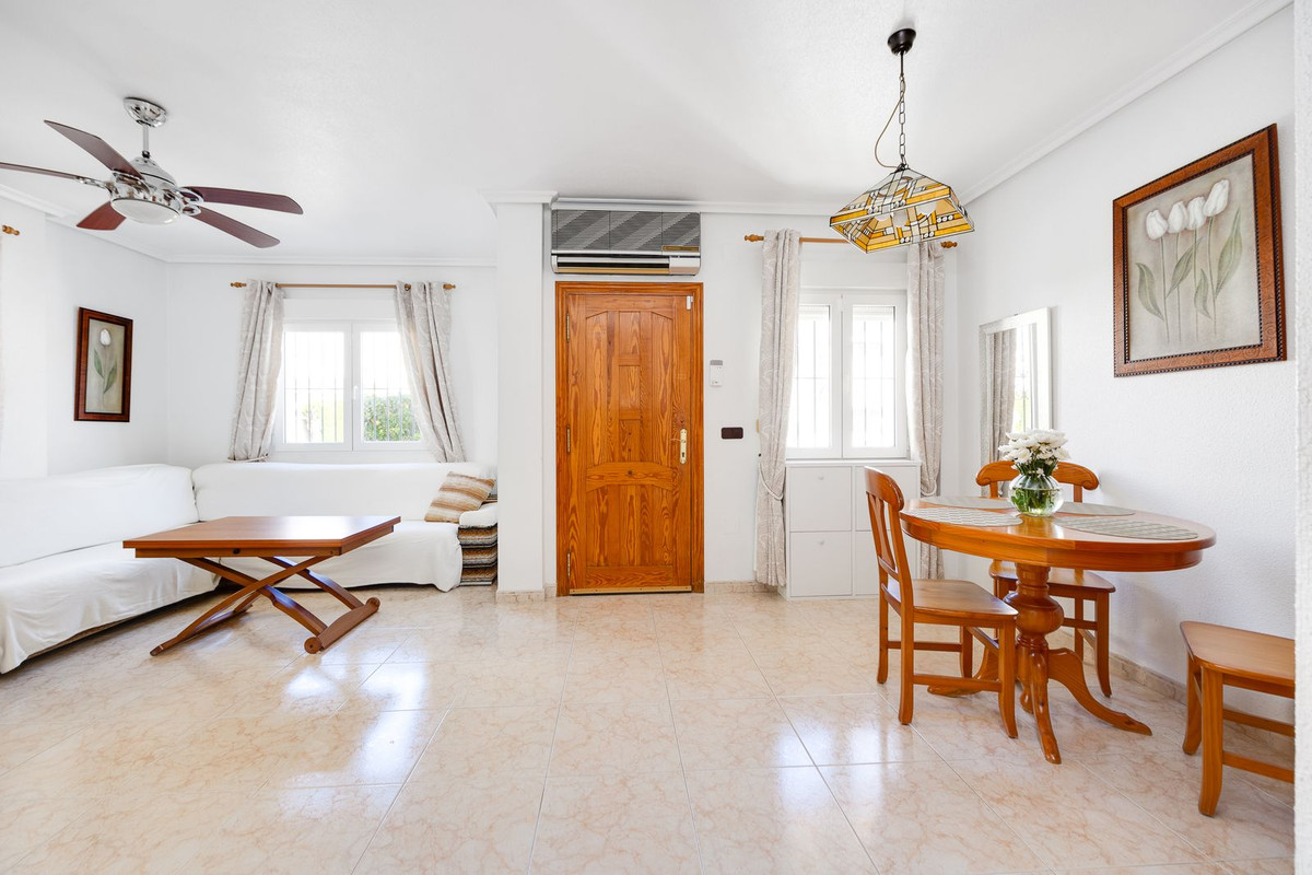 For sale - 3 Bedroom 2 Bathroom Detached Villa in Playa Flamenca - Orihuela Costa  - Alicante