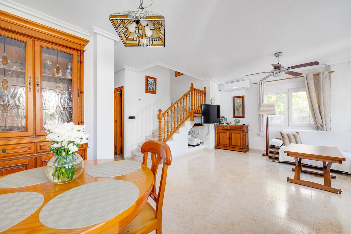 For sale - 3 Bedroom 2 Bathroom Detached Villa in Playa Flamenca - Orihuela Costa  - Alicante