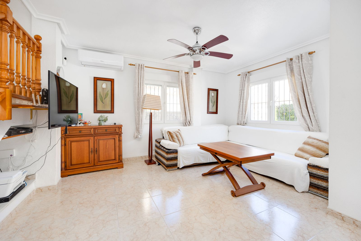 For sale - 3 Bedroom 2 Bathroom Detached Villa in Playa Flamenca - Orihuela Costa  - Alicante