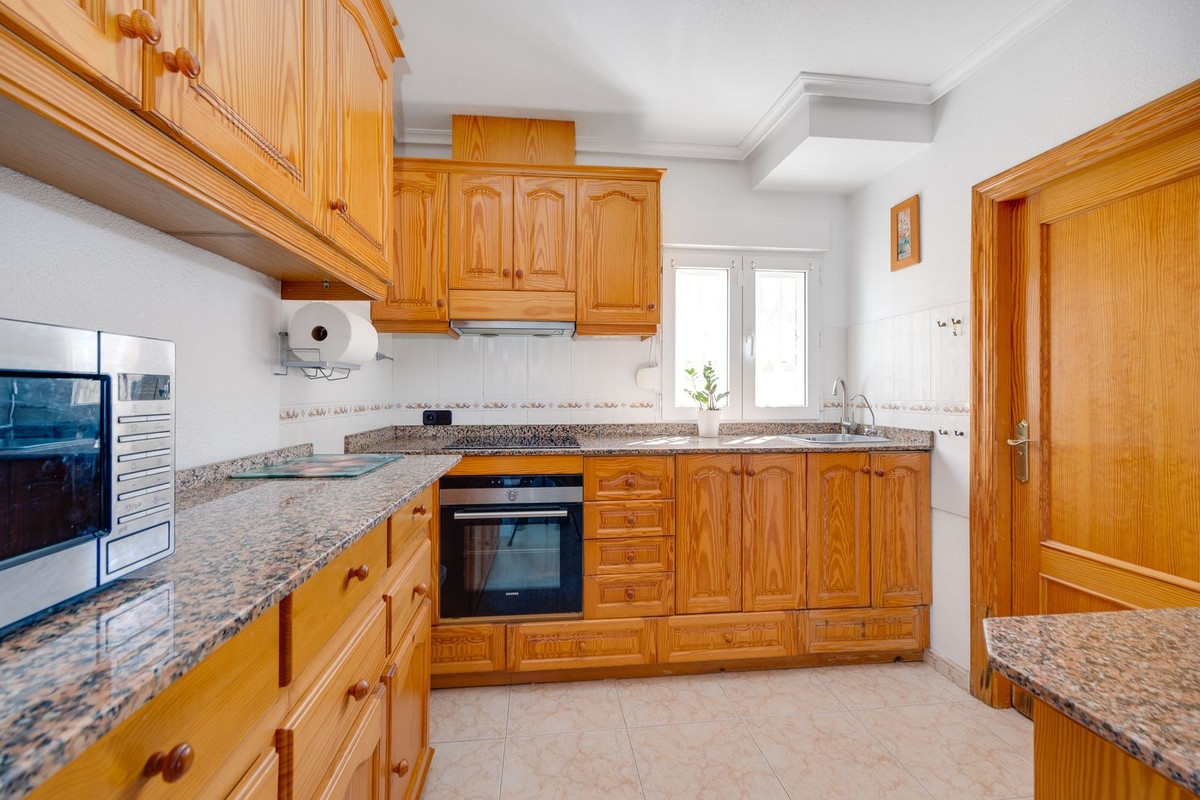 For sale - 3 Bedroom 2 Bathroom Detached Villa in Playa Flamenca - Orihuela Costa  - Alicante