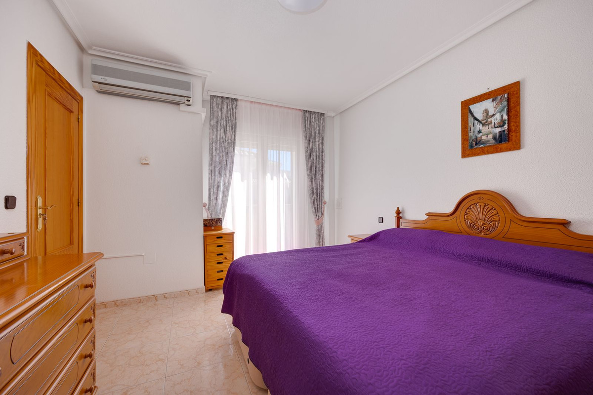 For sale - 3 Bedroom 2 Bathroom Detached Villa in Playa Flamenca - Orihuela Costa  - Alicante