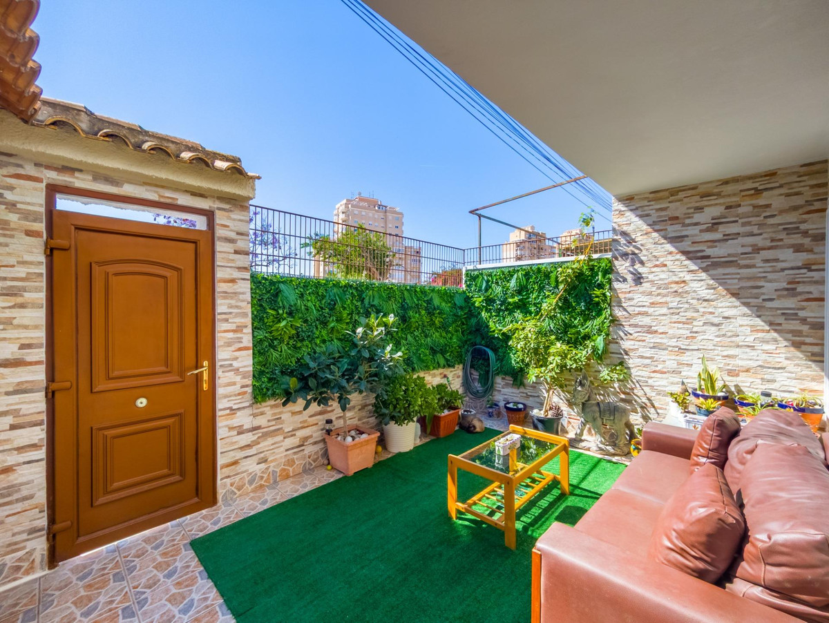 For sale - 3 Bedroom 2 Bathroom House - Townhouse in Torrevieja - Torrevieja Centro  - Alicante