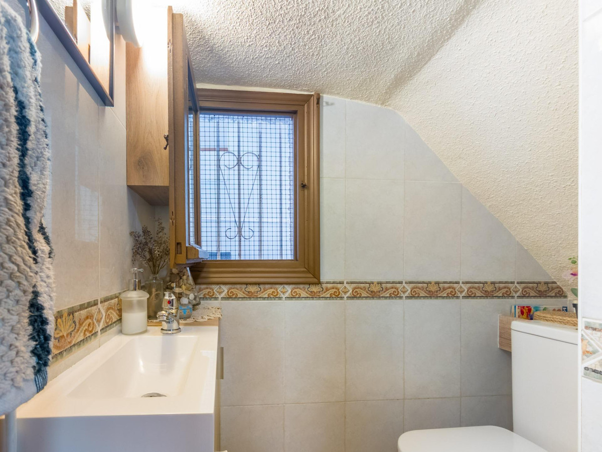For sale - 3 Bedroom 2 Bathroom House - Townhouse in Torrevieja - Torrevieja Centro  - Alicante