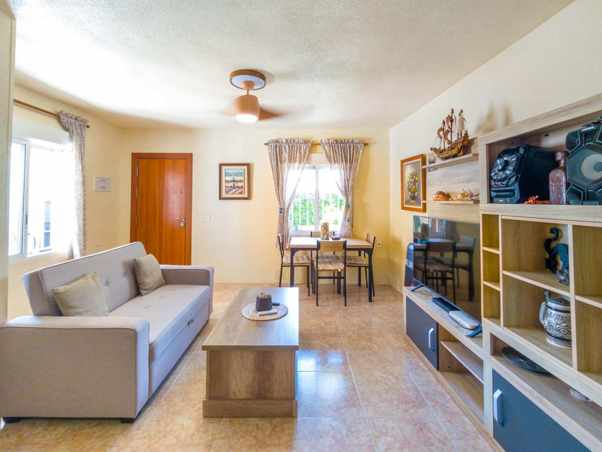 For sale - 3 Bedroom 2 Bathroom House - Townhouse in Torrevieja - Torrevieja Centro  - Alicante
