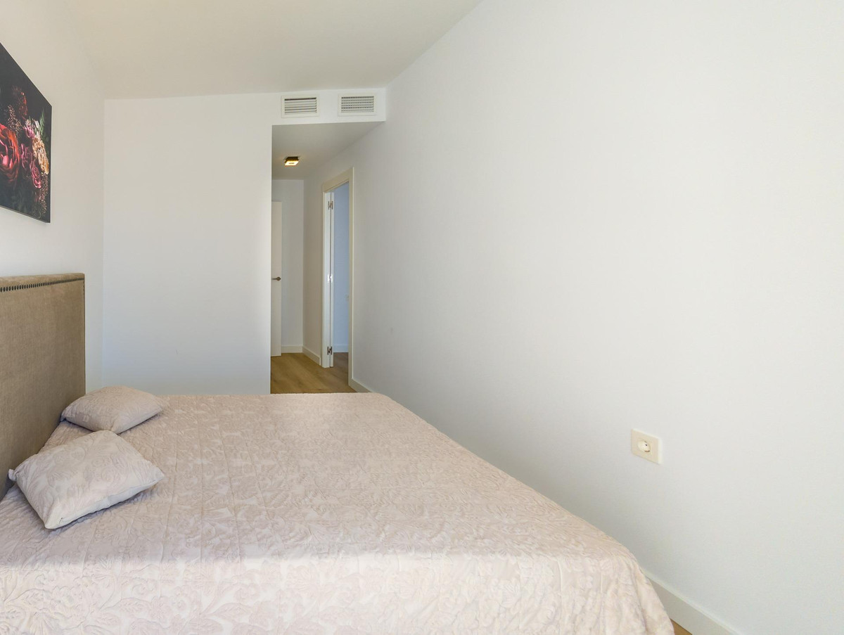 For sale - 3 Bedroom 2 Bathroom Apartment - Middle Floor Apartment in Torrevieja - Playa Del Cura  - Alicante