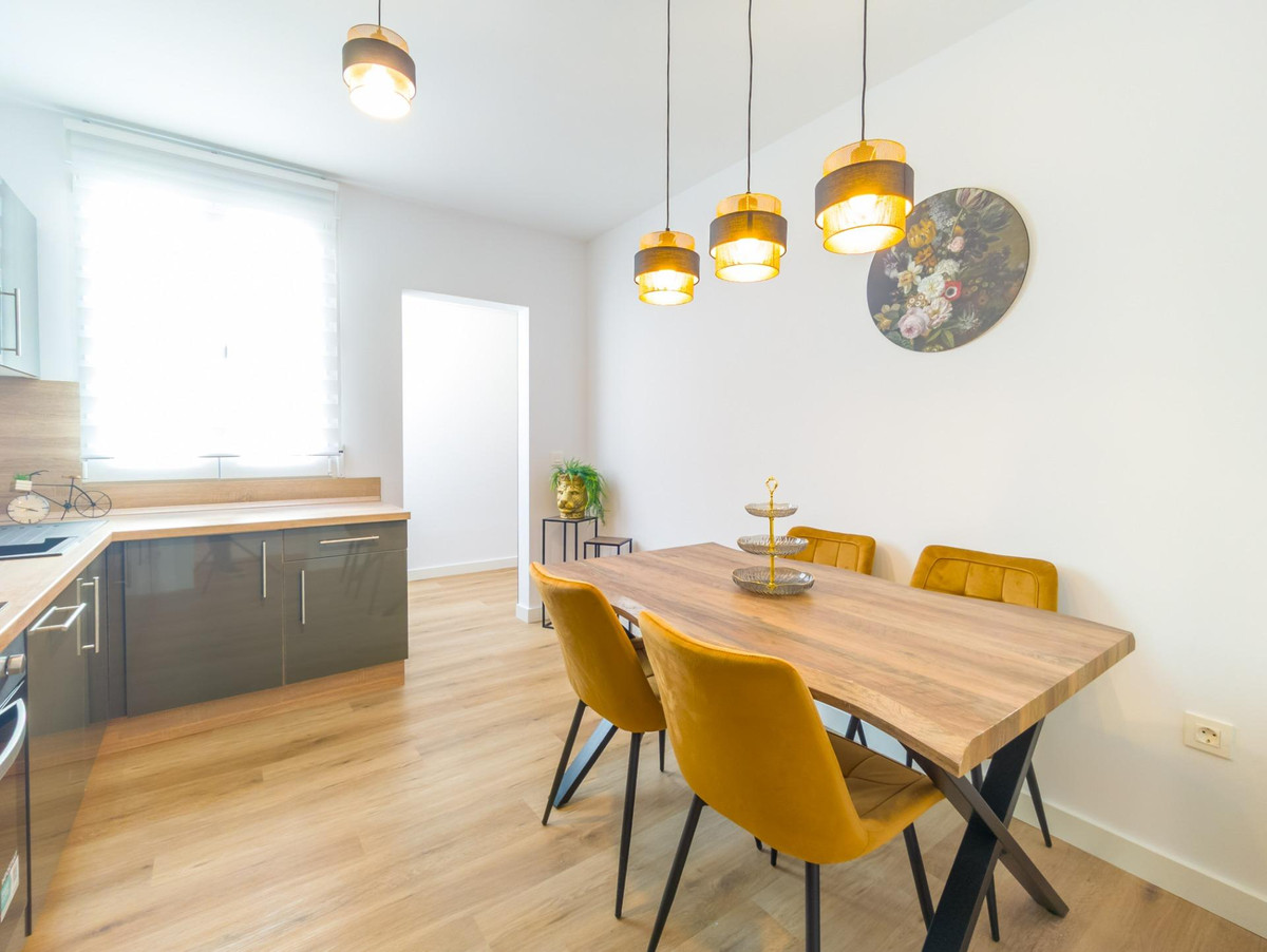 For sale - 3 Bedroom 2 Bathroom Apartment - Middle Floor Apartment in Torrevieja - Playa Del Cura  - Alicante