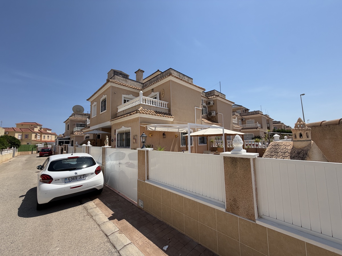 For sale - 2 Bedroom 2 Bathroom Quad in La Zenia - , La Zenia, Alicante, Spain - Alicante