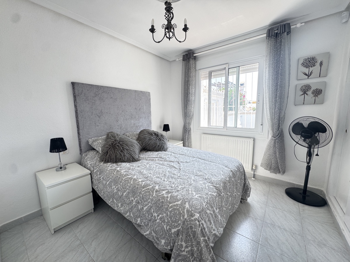 For sale - 2 Bedroom 2 Bathroom Villa in Eagles Nest - , Eagles Nest, Alicante, Spain - Alicante