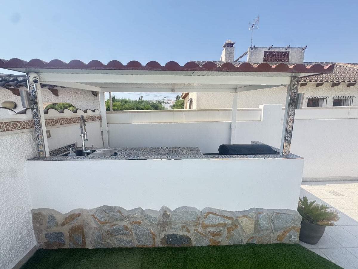 For sale - 2 Bedroom 2 Bathroom Villa in Eagles Nest - , Eagles Nest, Alicante, Spain - Alicante