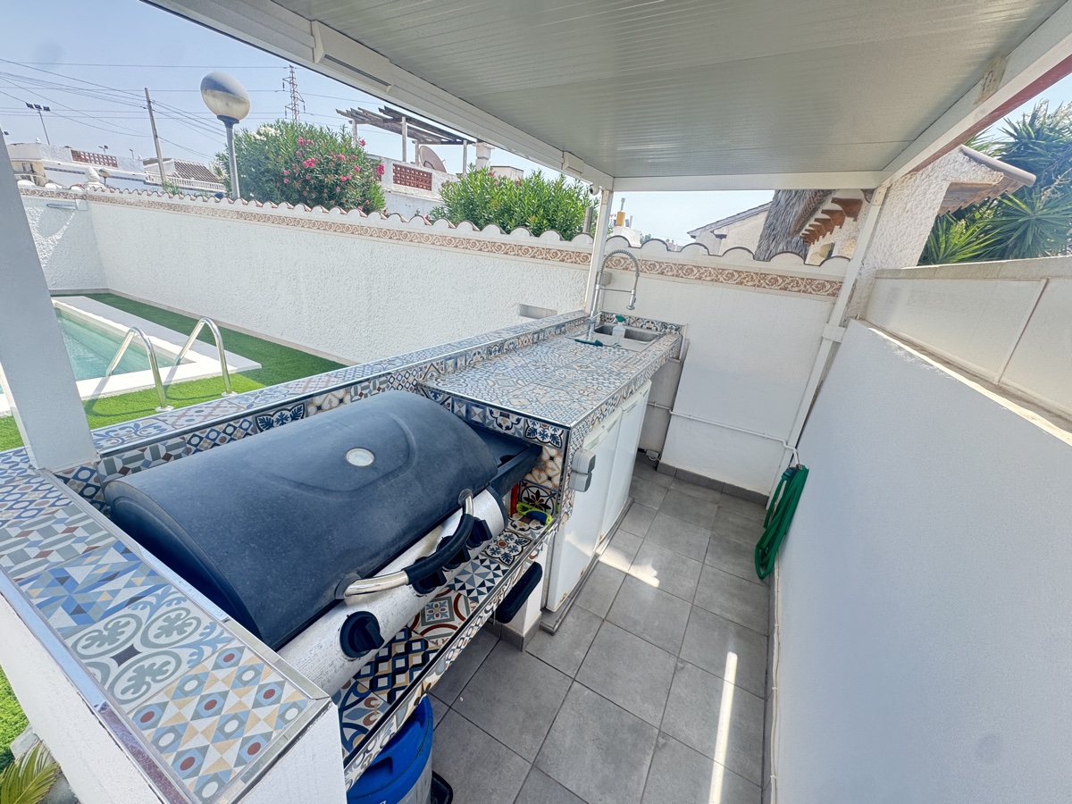 For sale - 2 Bedroom 2 Bathroom Villa in Eagles Nest - , Eagles Nest, Alicante, Spain - Alicante