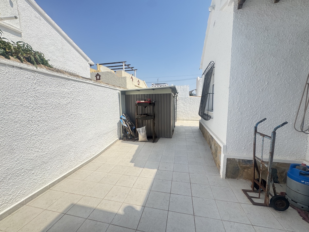 For sale - 2 Bedroom 2 Bathroom Villa in Eagles Nest - , Eagles Nest, Alicante, Spain - Alicante