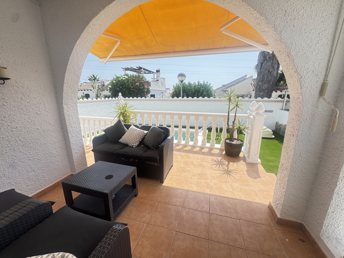 For sale - 2 Bedroom 2 Bathroom Villa in Eagles Nest - , Eagles Nest, Alicante, Spain - Alicante