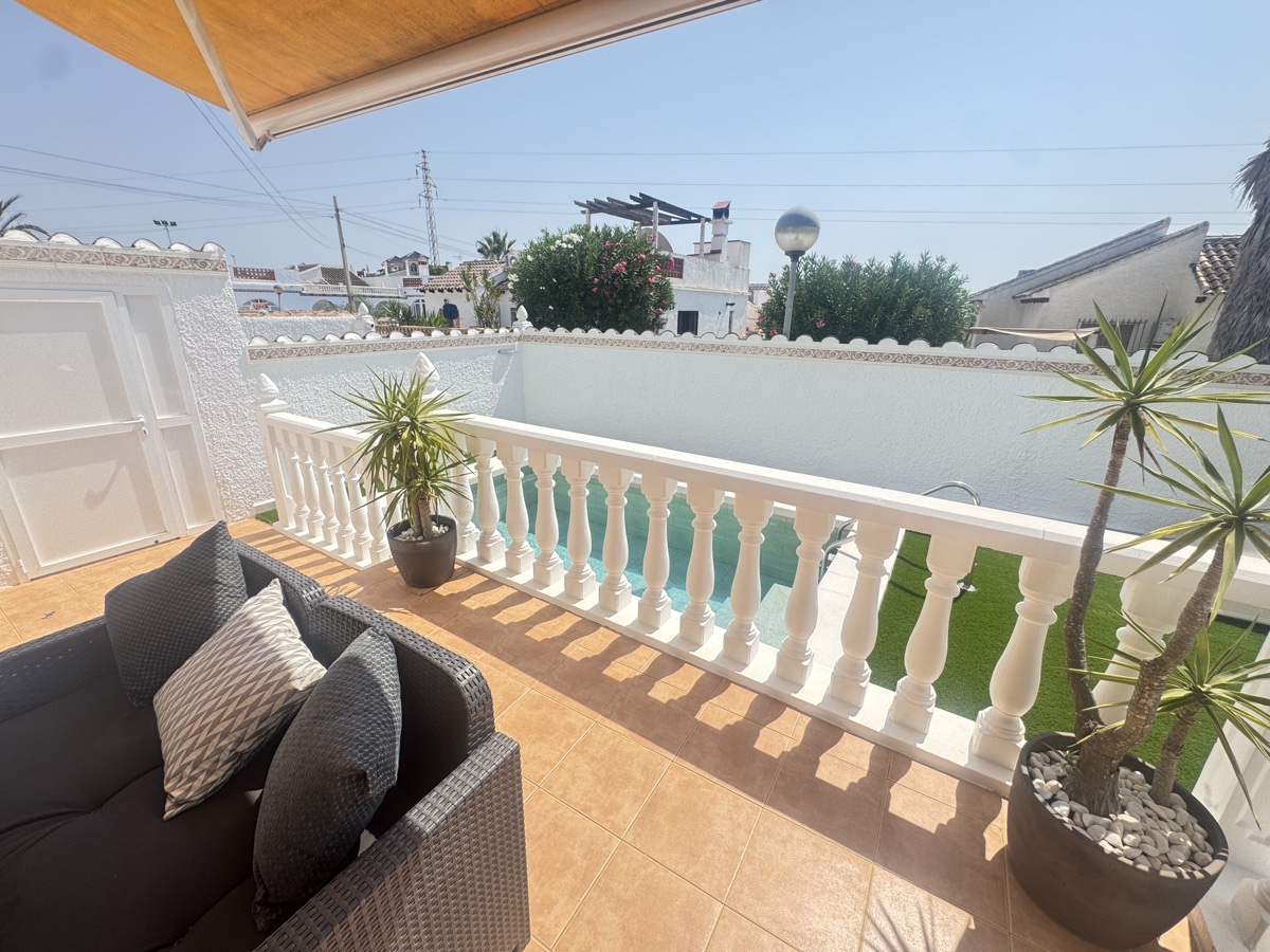 For sale - 2 Bedroom 2 Bathroom Villa in Eagles Nest - , Eagles Nest, Alicante, Spain - Alicante