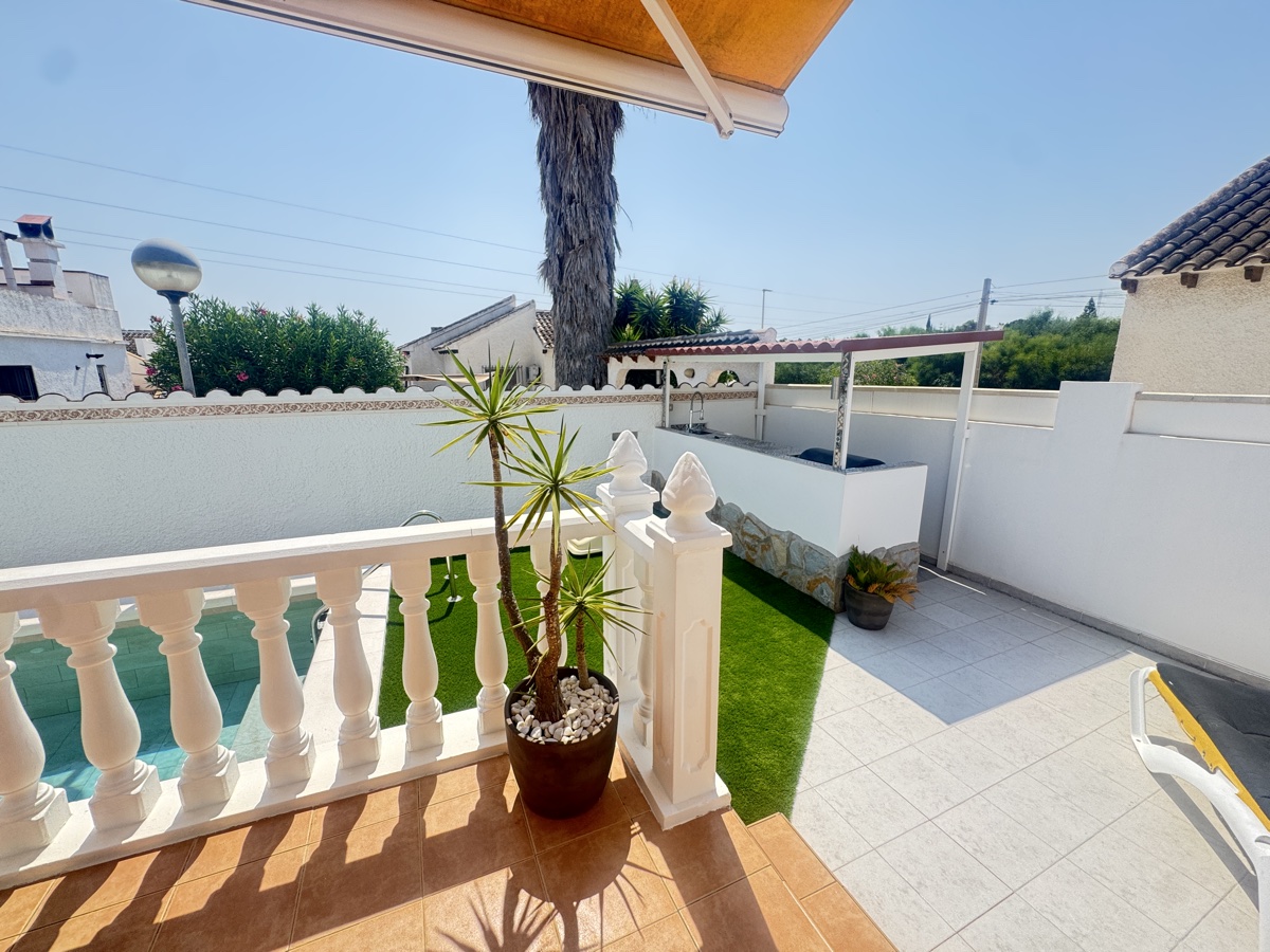 For sale - 2 Bedroom 2 Bathroom Villa in Eagles Nest - , Eagles Nest, Alicante, Spain - Alicante