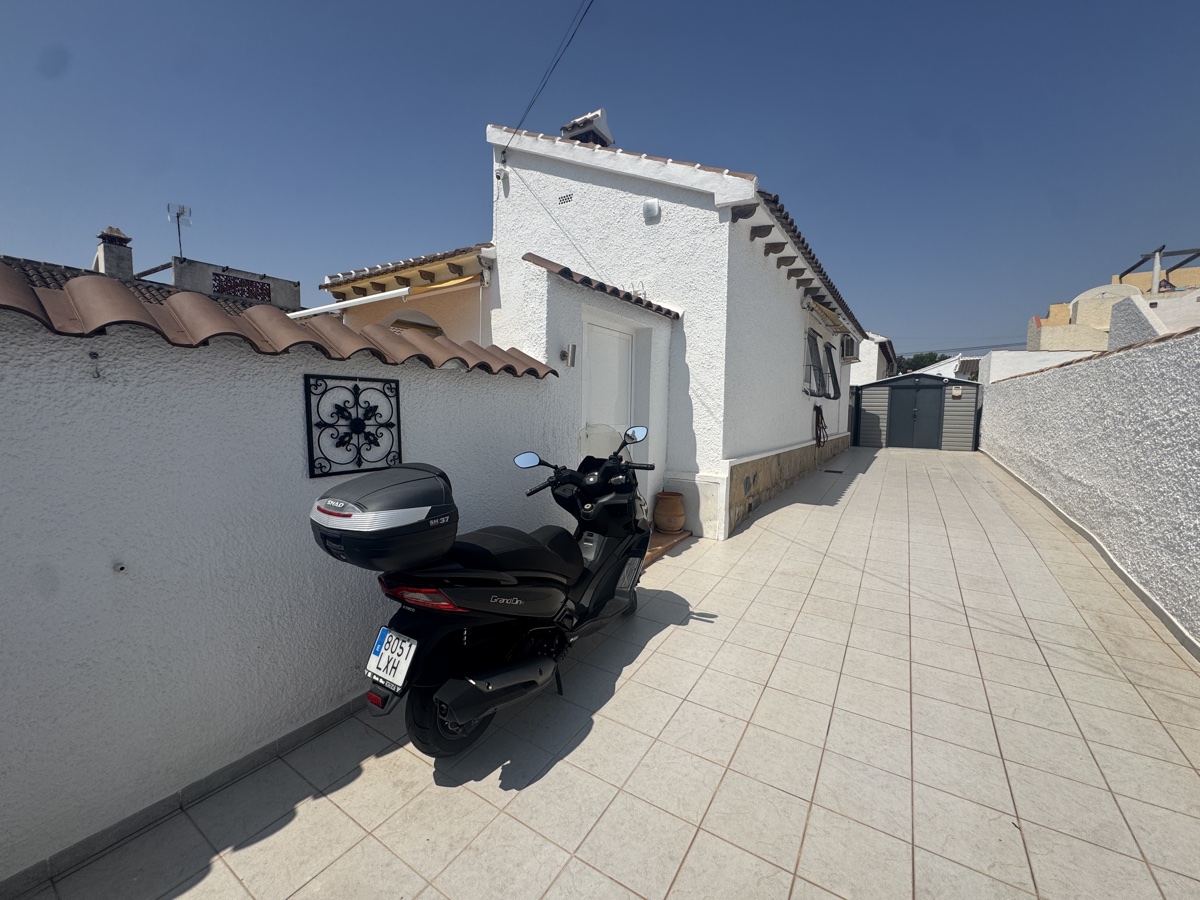 For sale - 2 Bedroom 2 Bathroom Villa in Eagles Nest - , Eagles Nest, Alicante, Spain - Alicante