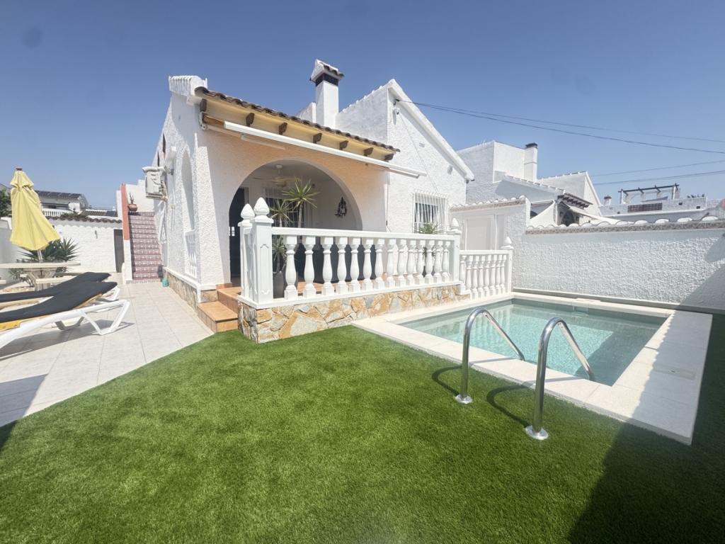 2 Bedroom 2 Bathroom Villa in Eagles Nest