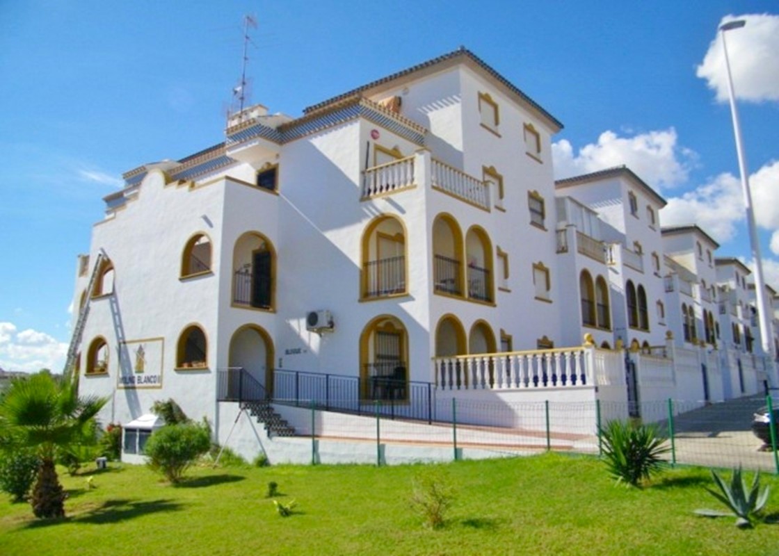 For sale - 2 Bedroom 1 Bathroom Apartment in La Zenia - , La Zenia, Alicante, Spain - Alicante
