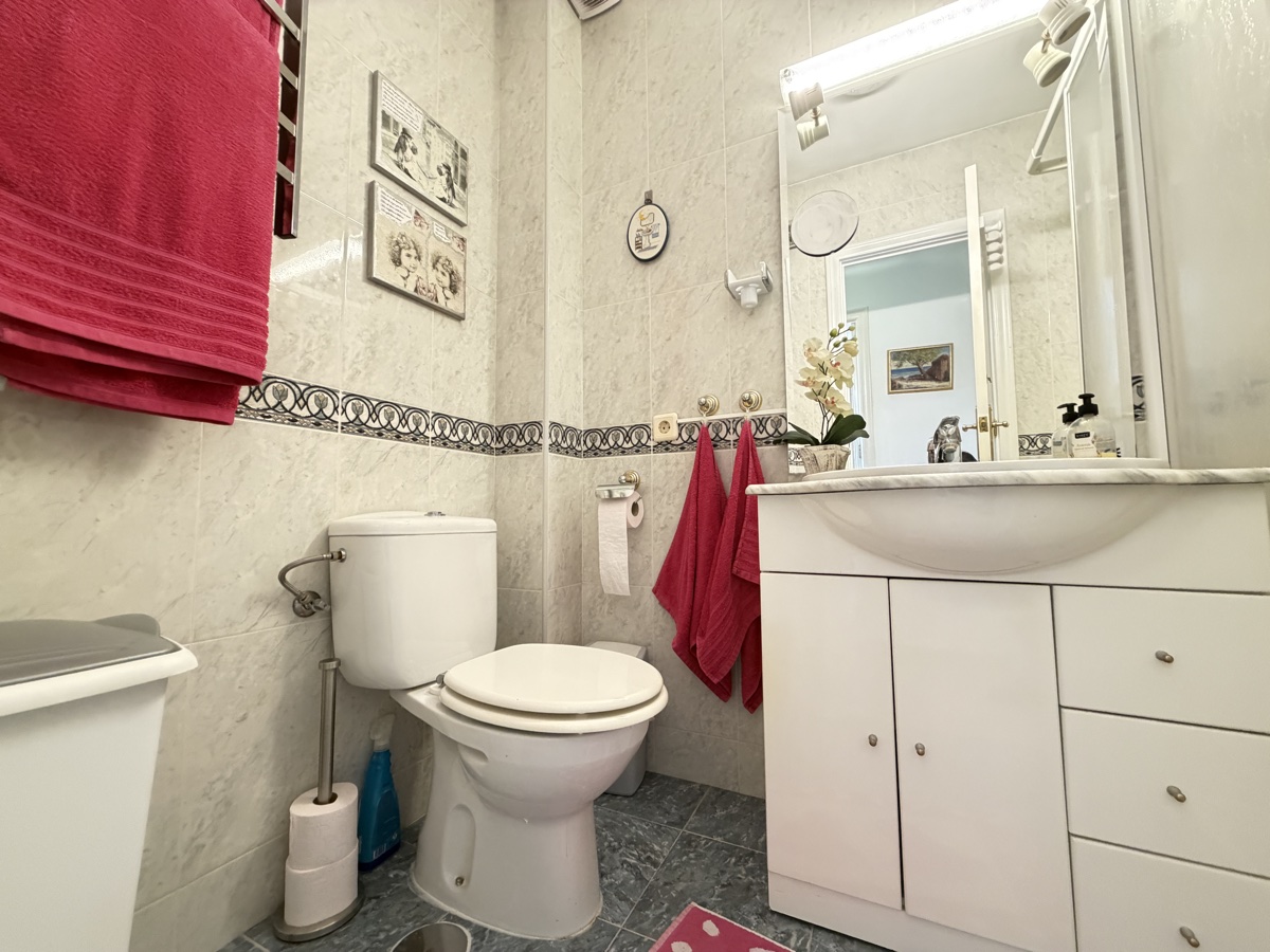For sale - 2 Bedroom 1 Bathroom Top Floor Apartment in Cabo Roig - , Cabo Roig, Alicante, Spain - Alicante